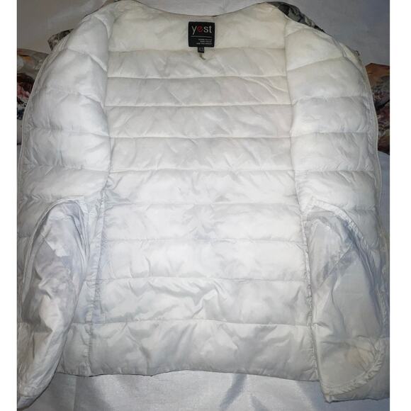 Yest Quilted Floral‎ Pattern Jacket - Women's Size 8 - Warm & Pretty - Picture 5 of 11